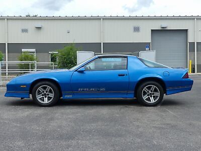 Chevrolet-Camaro-Coupe-1985-18