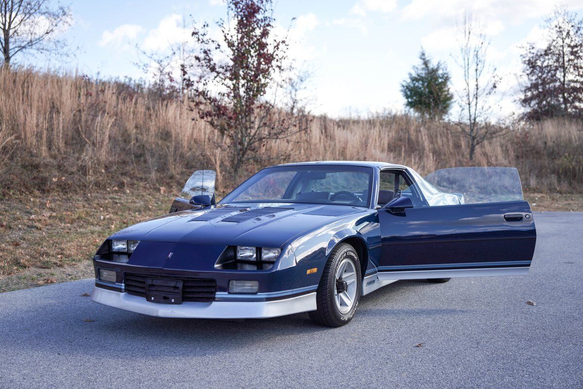 Chevrolet-Camaro-Coupe-1985-31