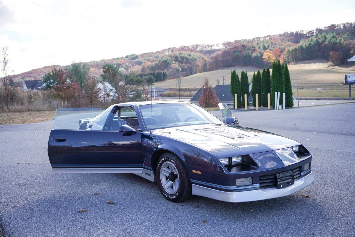 Chevrolet-Camaro-Coupe-1985-33