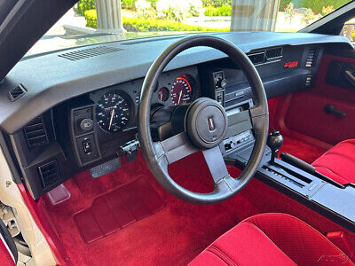 Chevrolet-Camaro-Coupe-1986-17