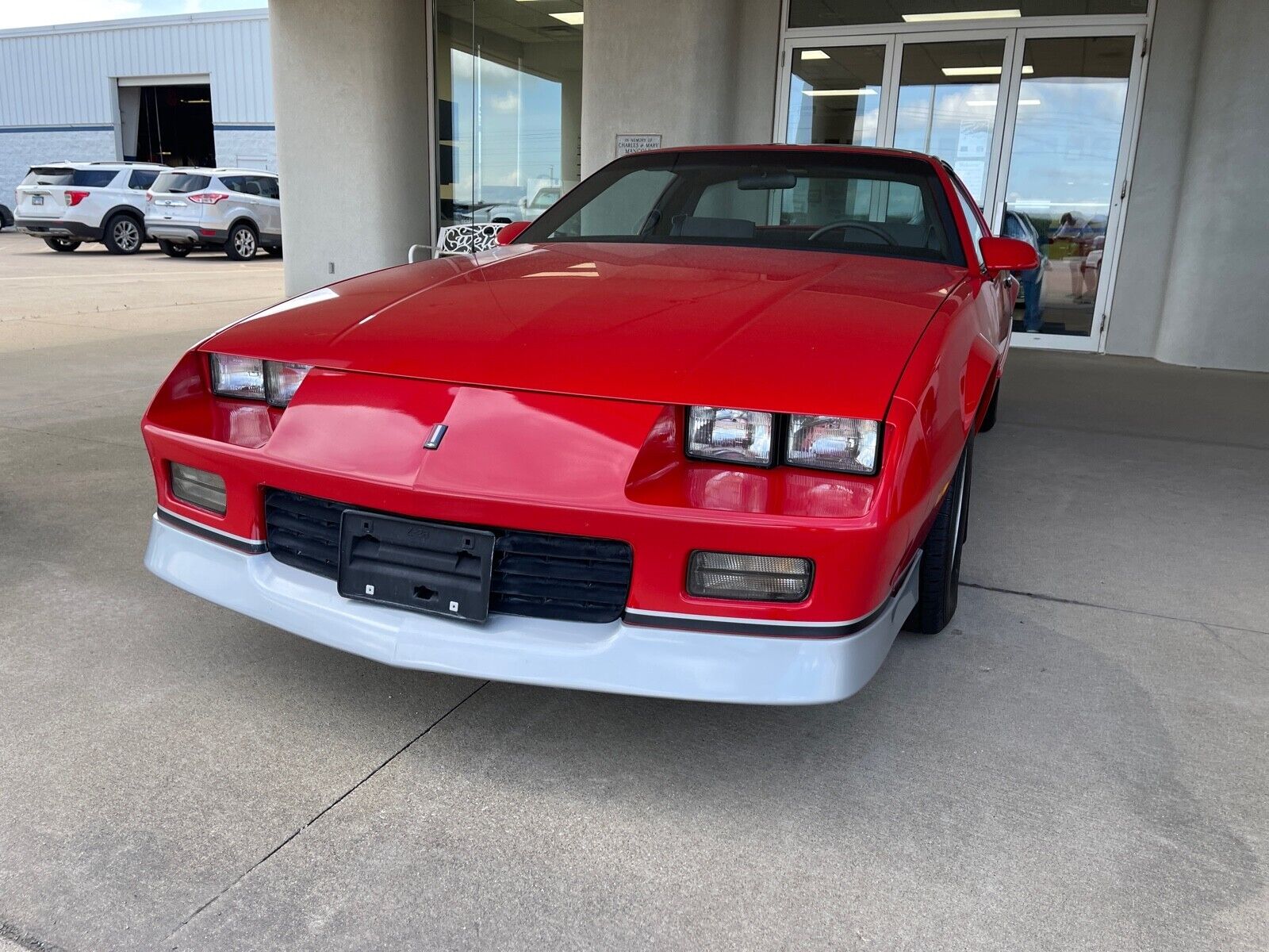 Chevrolet-Camaro-Coupe-1988-1