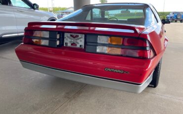 Chevrolet-Camaro-Coupe-1988-6