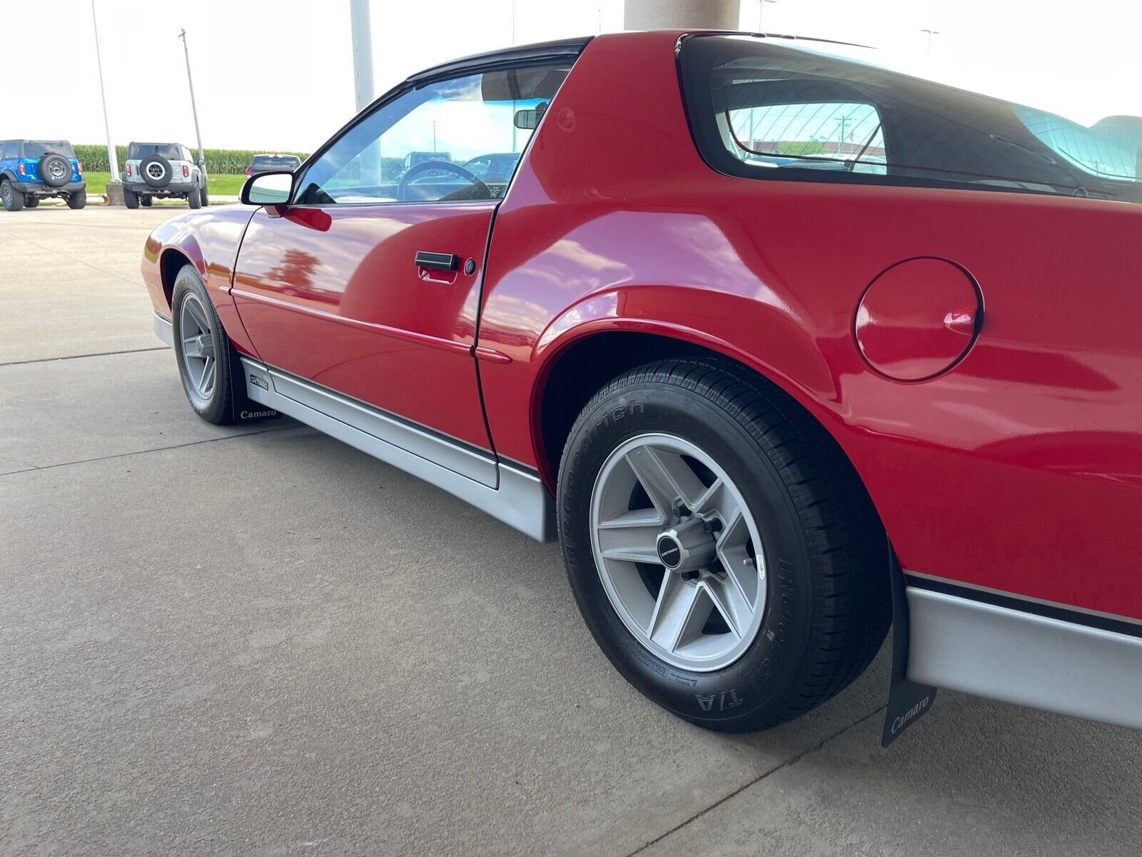 Chevrolet-Camaro-Coupe-1988-8