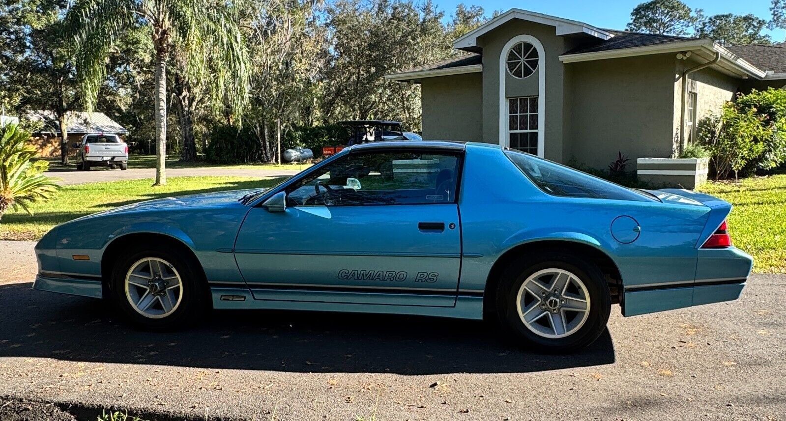 Chevrolet-Camaro-Coupe-1989-2