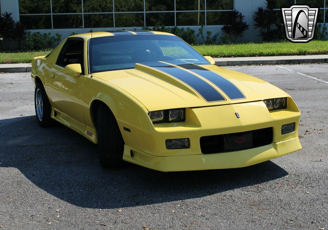 Chevrolet-Camaro-Coupe-1992-3