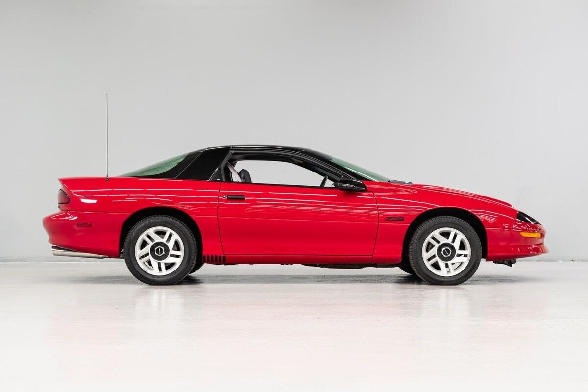 Chevrolet-Camaro-Coupe-1993-6