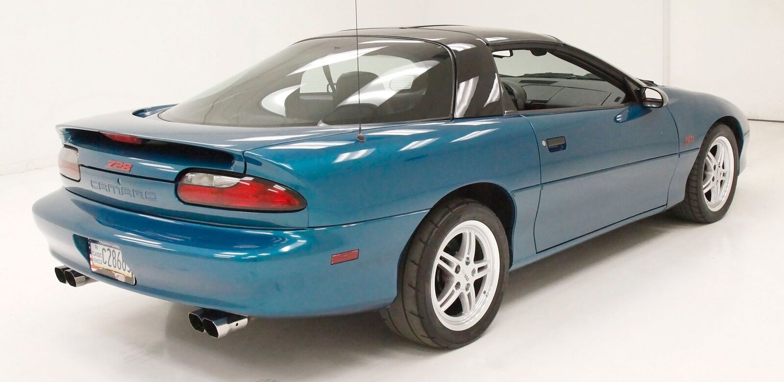 Chevrolet-Camaro-Coupe-1995-3