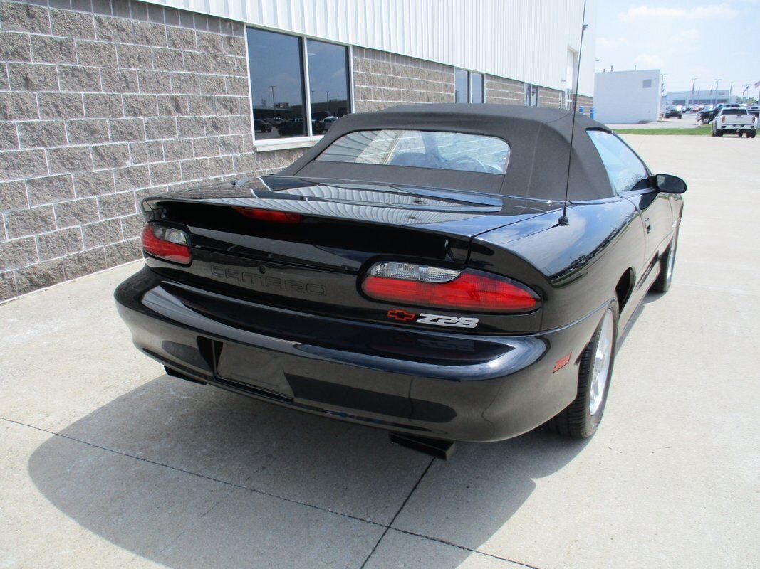 Chevrolet-Camaro-Z28-Convertible-1995-10