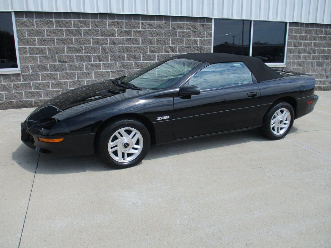 Chevrolet-Camaro-Z28-Convertible-1995-19