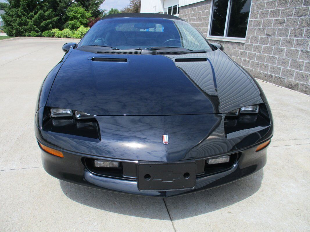 Chevrolet-Camaro-Z28-Convertible-1995-4