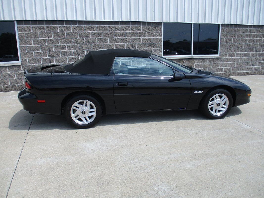 Chevrolet-Camaro-Z28-Convertible-1995-7