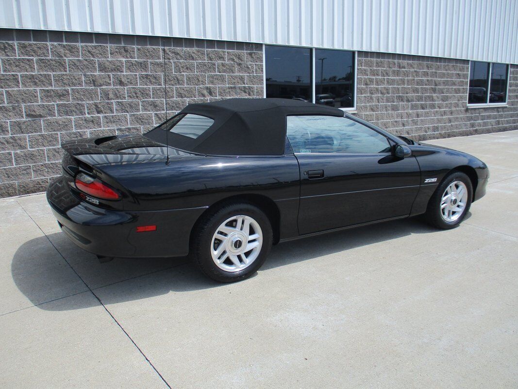 Chevrolet-Camaro-Z28-Convertible-1995-8