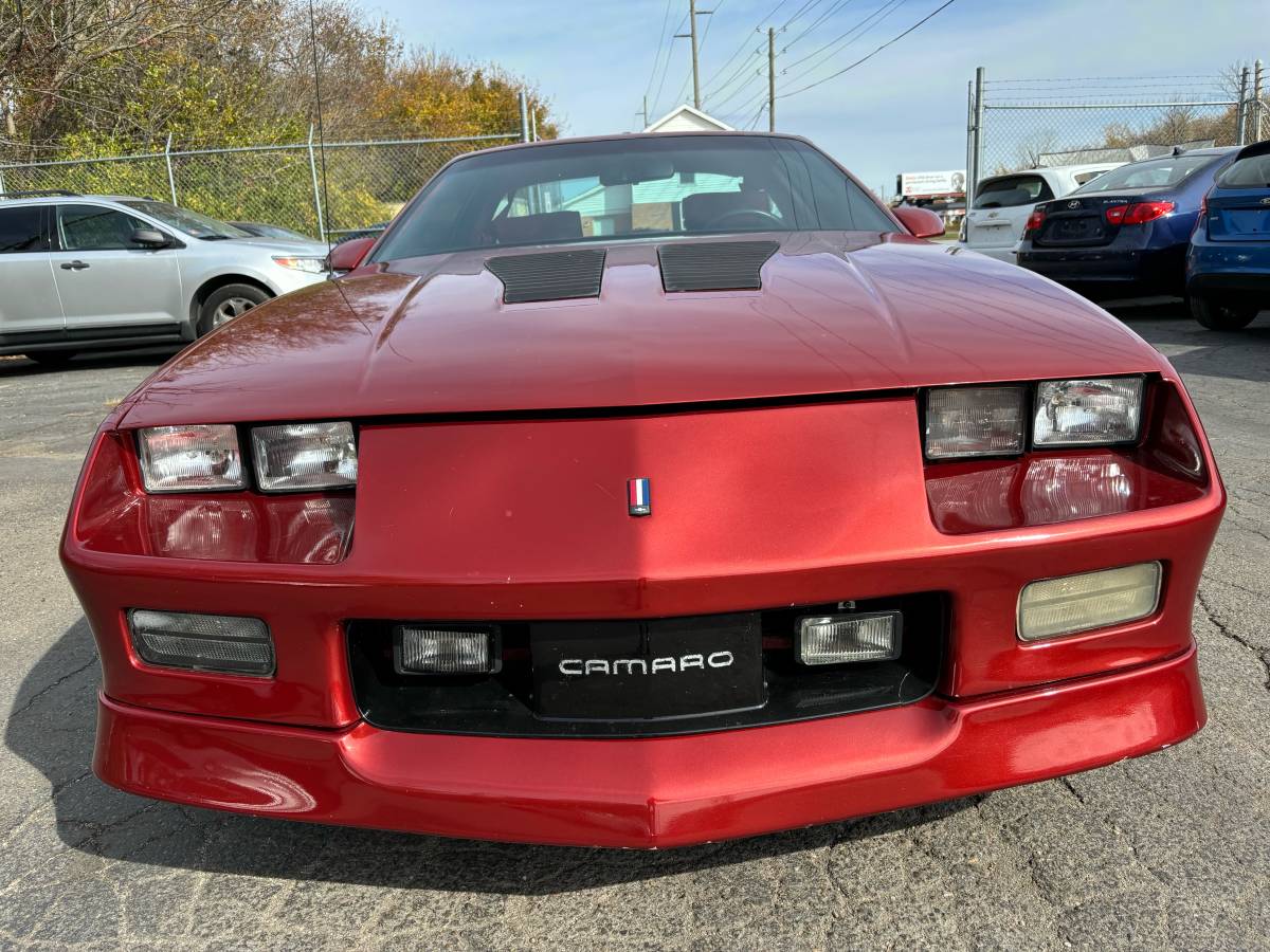 Chevrolet-Camaro-iroc-z-1989-1