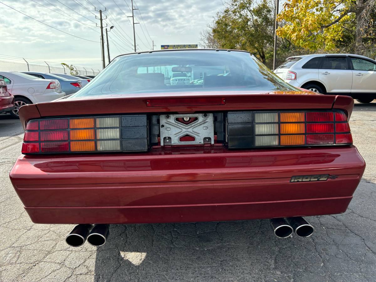 Chevrolet-Camaro-iroc-z-1989-6