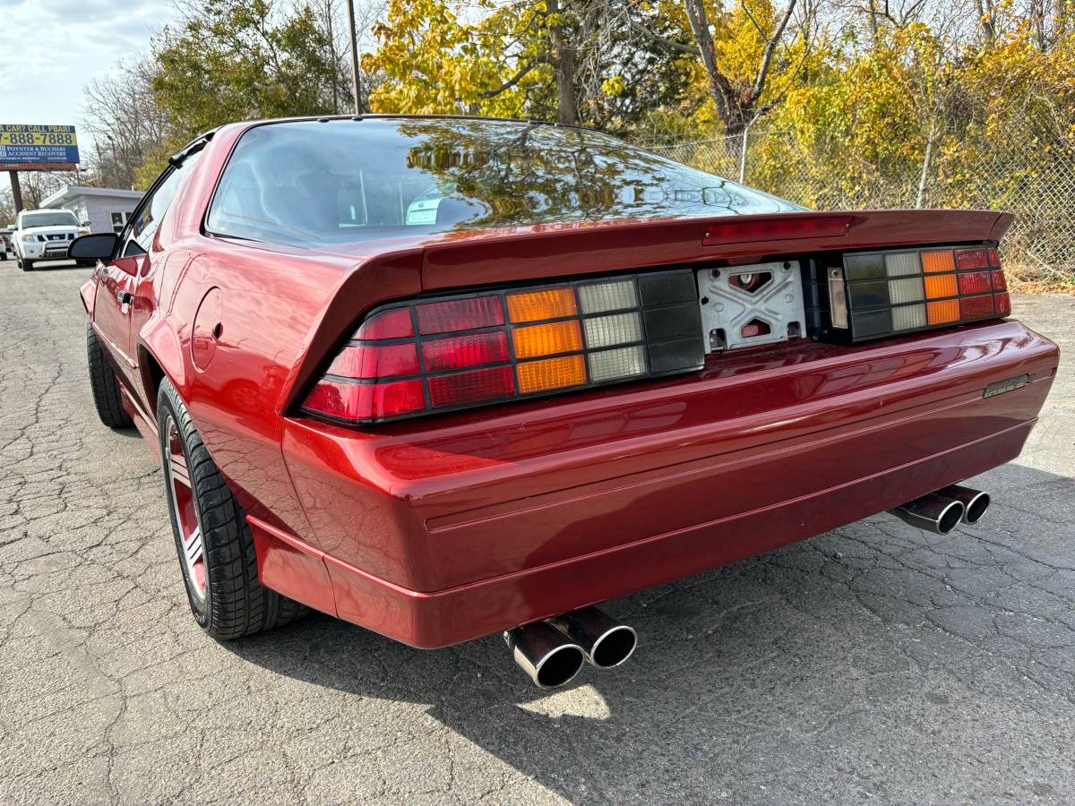 Chevrolet-Camaro-iroc-z-1989-7