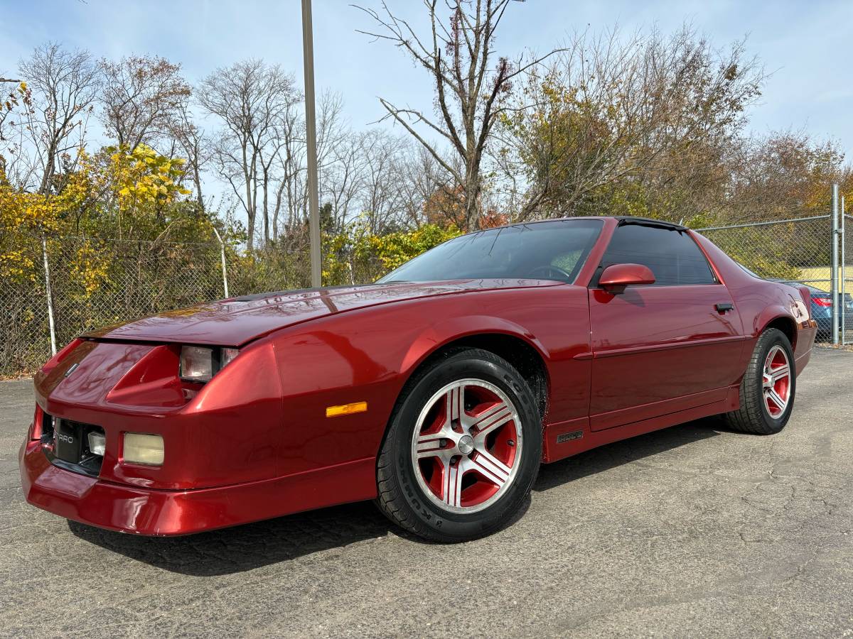 Chevrolet-Camaro-iroc-z-1989