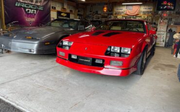 Chevrolet-Camaro-iroc-z28-1987-1