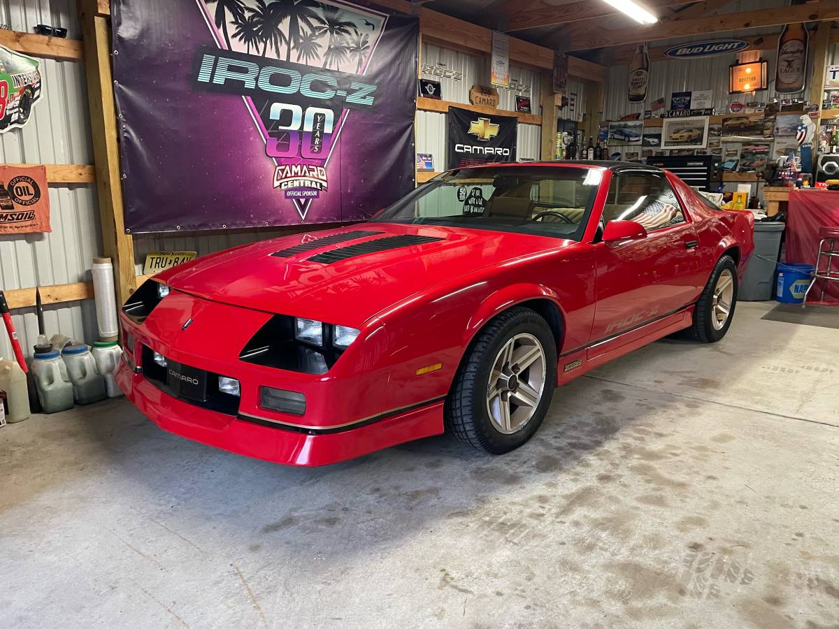 Chevrolet-Camaro-iroc-z28-1987-14