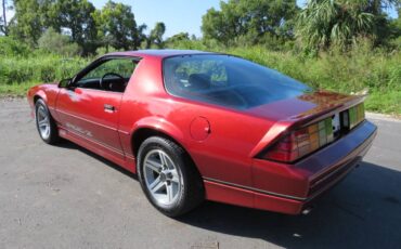 Chevrolet-Camaro-iroc-z28-1987-3