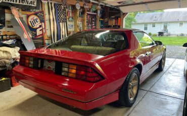 Chevrolet-Camaro-iroc-z28-1987-7