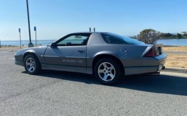 Chevrolet-Camaro-iroc-z28-1988-1