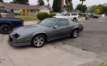 Chevrolet-Camaro-iroc-z28-1988-2