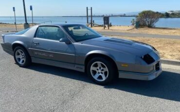 Chevrolet-Camaro-iroc-z28-1988-4