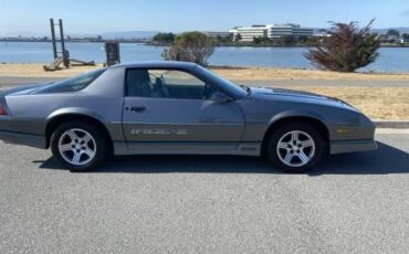 Chevrolet-Camaro-iroc-z28-1988-9