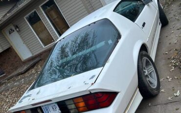 Chevrolet-Camaro-iroc-z28-1989