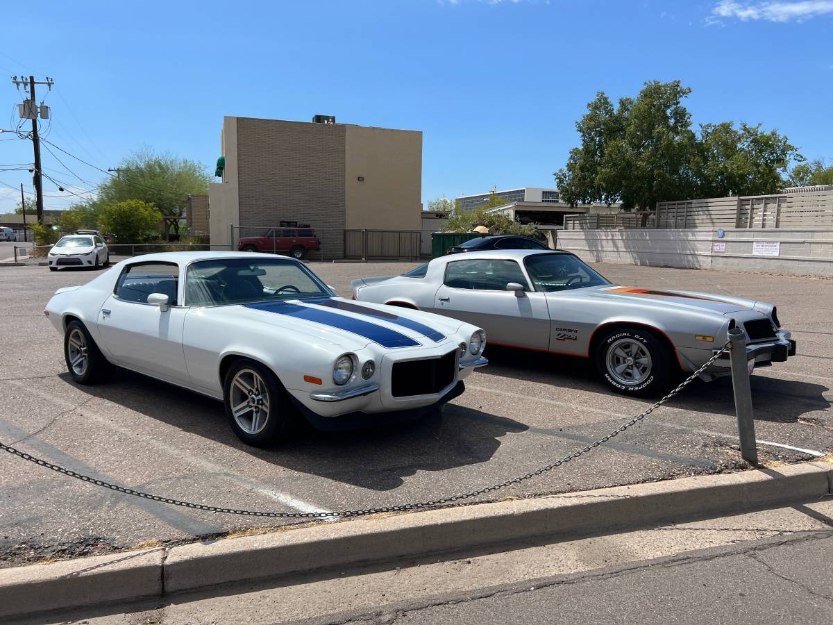 Chevrolet-Camaro-z28-1977-10