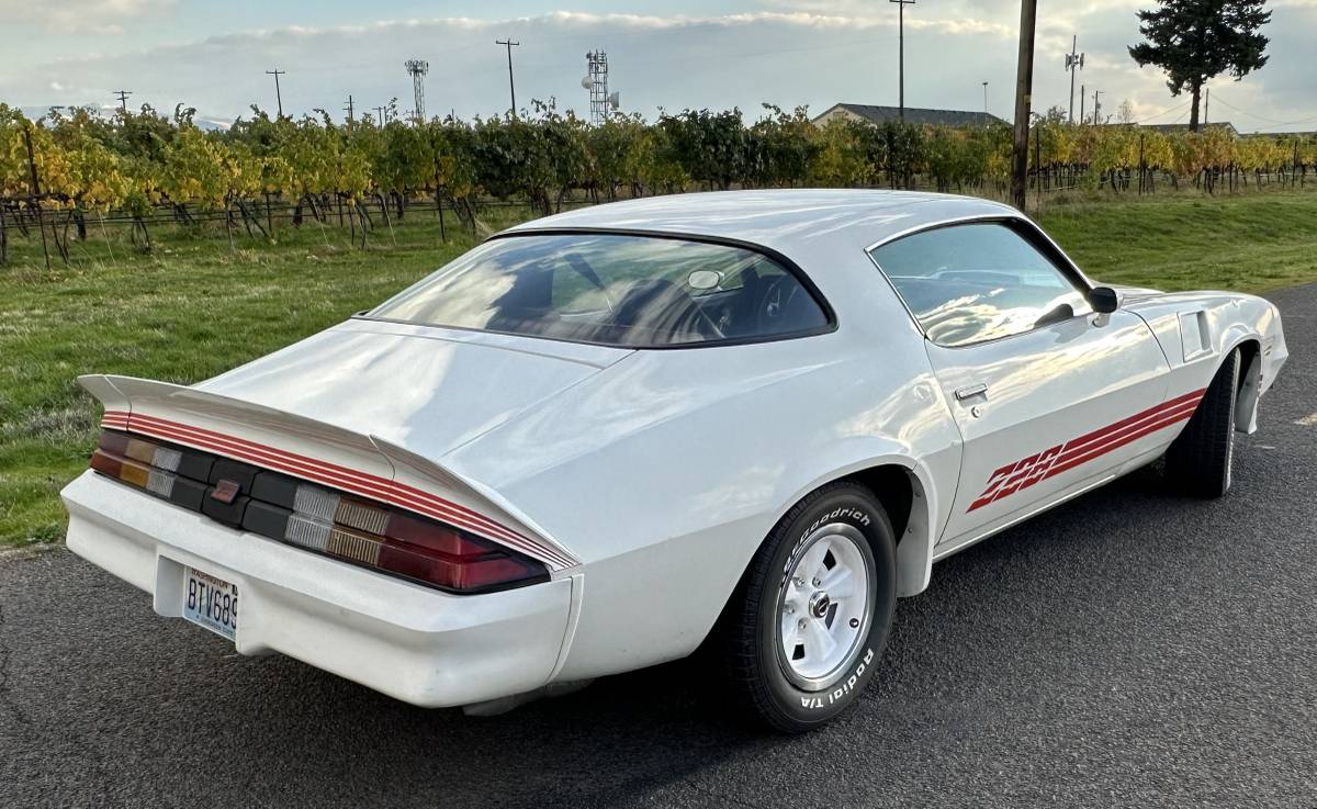 Chevrolet-Camaro-z28-1980-1