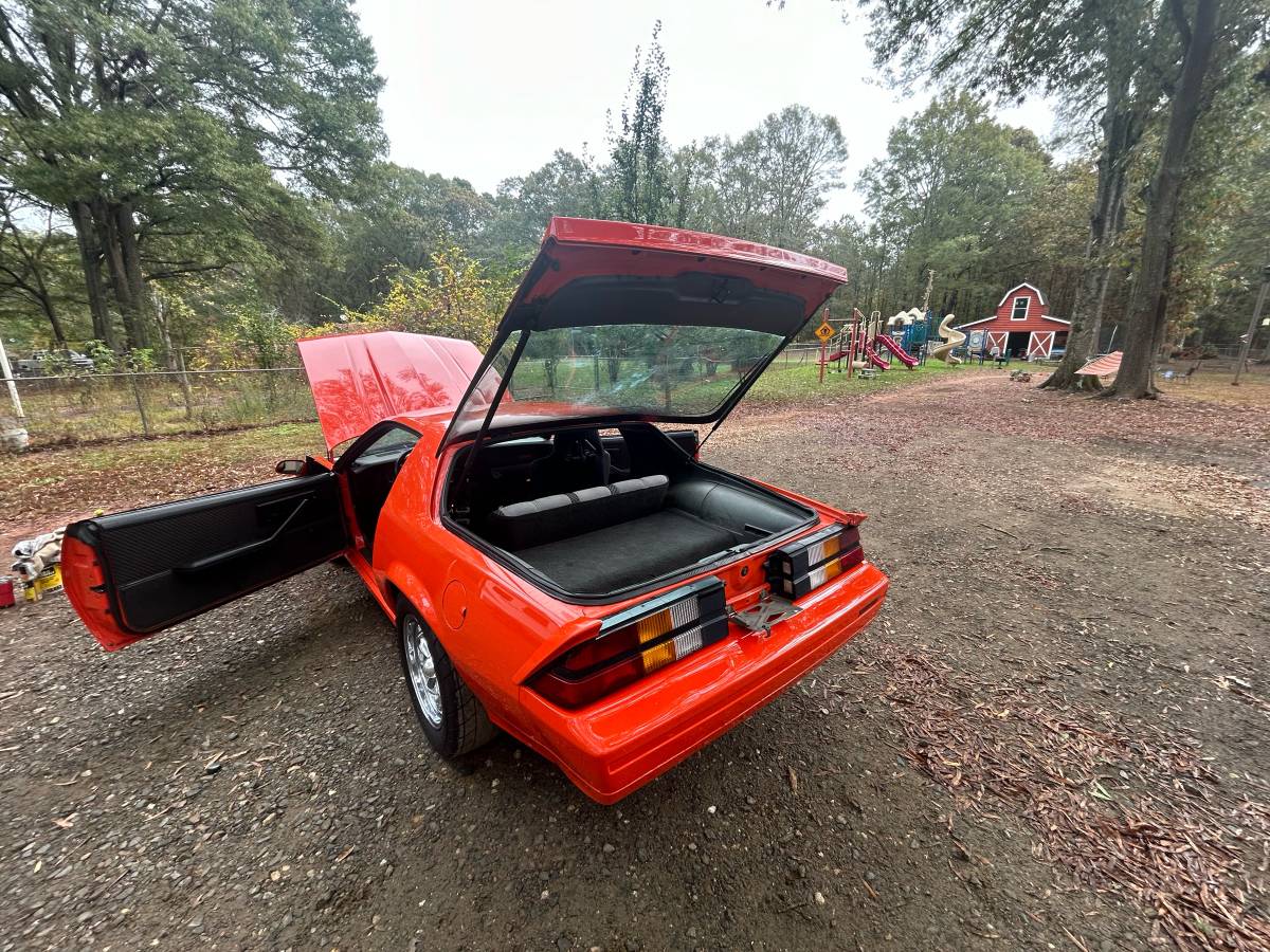 Chevrolet-Camaro-z28-1984-11