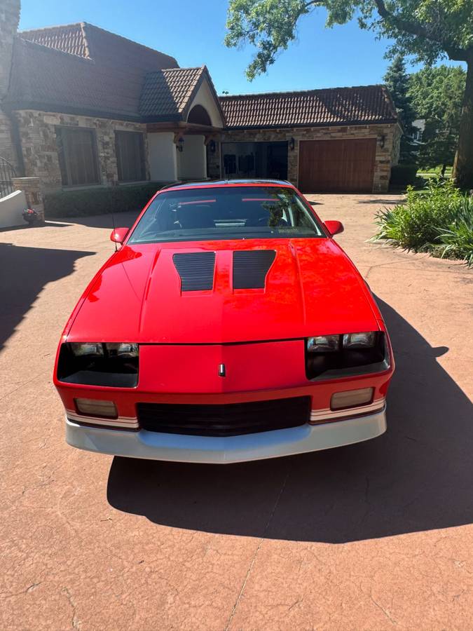 Chevrolet-Camaro-z28-1985-8