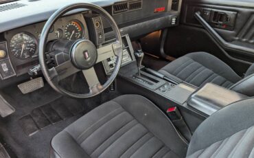 Chevrolet-Camaro-z28-1988-3