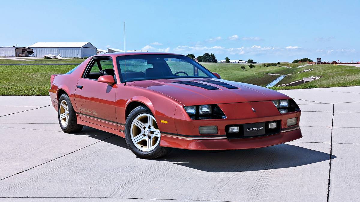 Chevrolet-Camaro-z28-1988