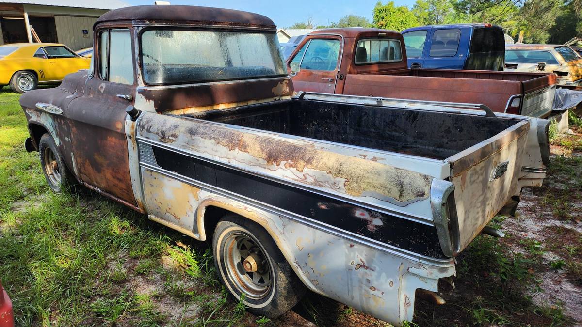 Chevrolet-Cameo-pickup-1957-2