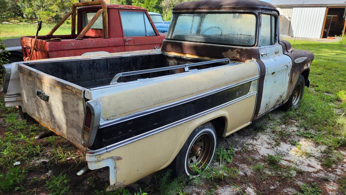 Chevrolet-Cameo-pickup-1957-3