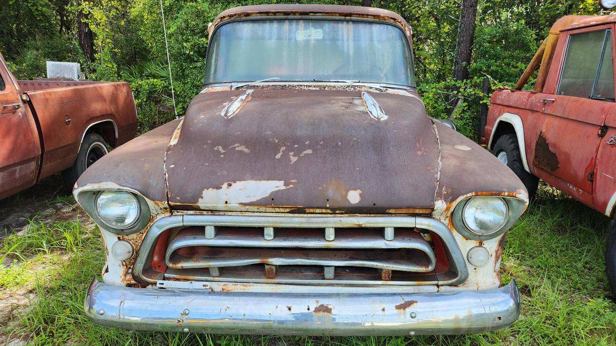 Chevrolet-Cameo-pickup-1957-4