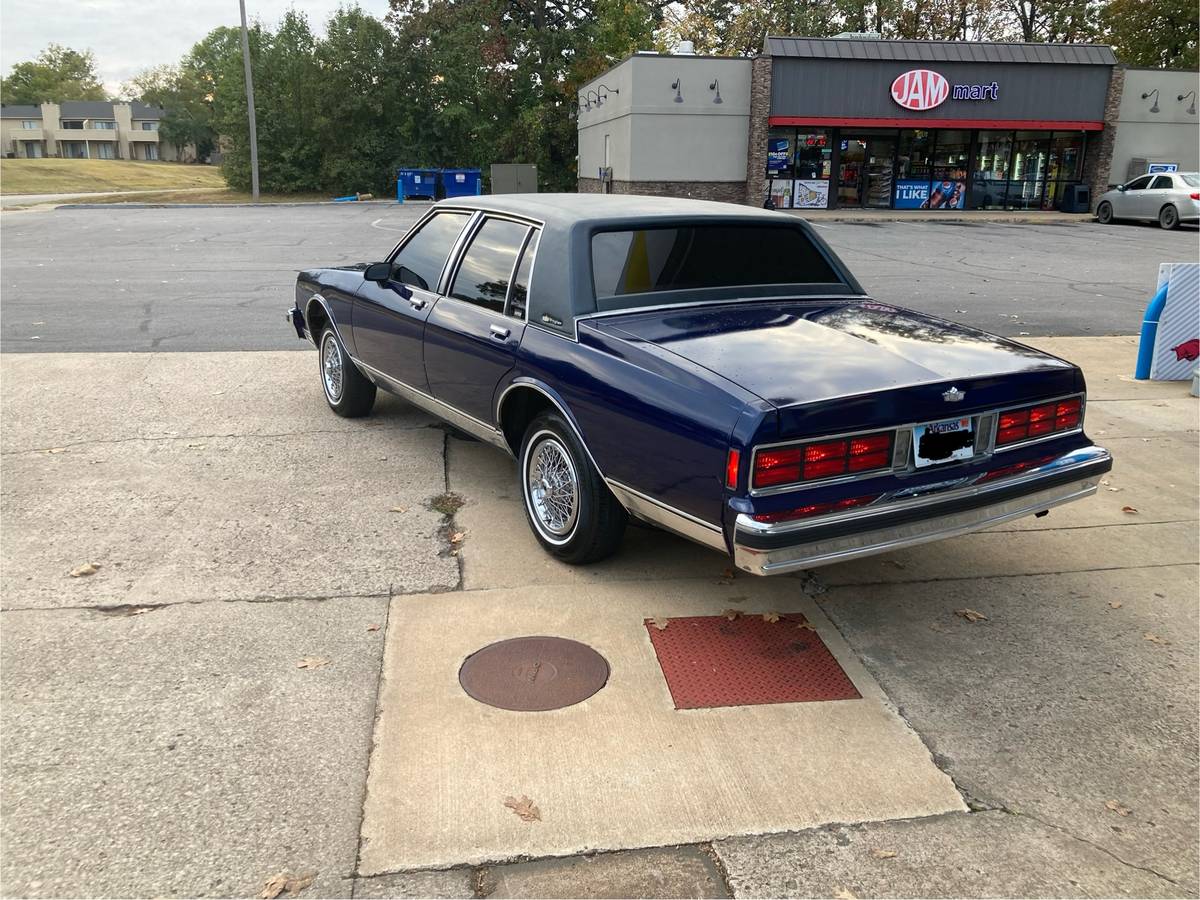 Chevrolet-Caprice-1989