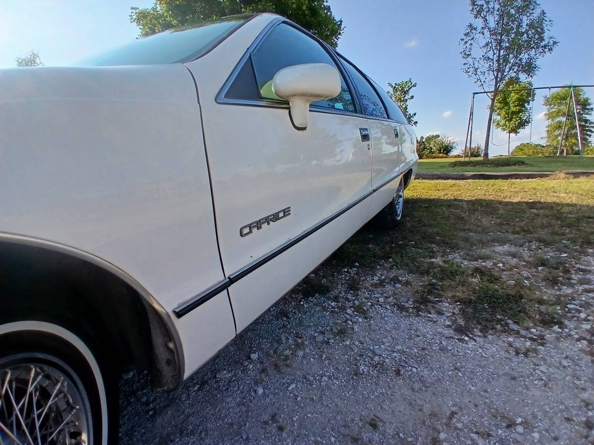 Chevrolet-Caprice-classic-1991-7