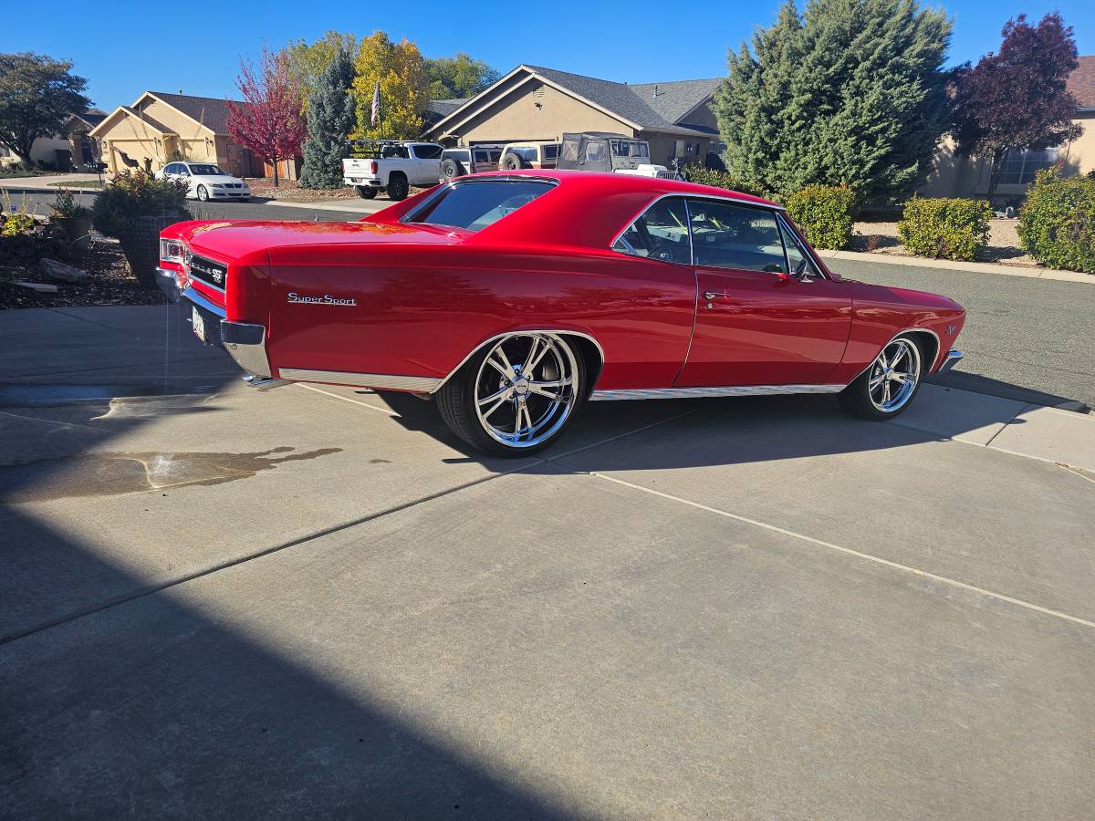 Chevrolet-Chevelle-1966-11