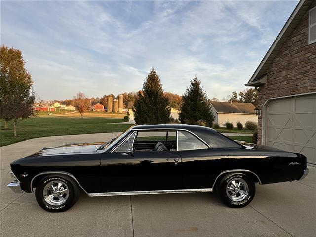 Chevrolet-Chevelle-1966-12