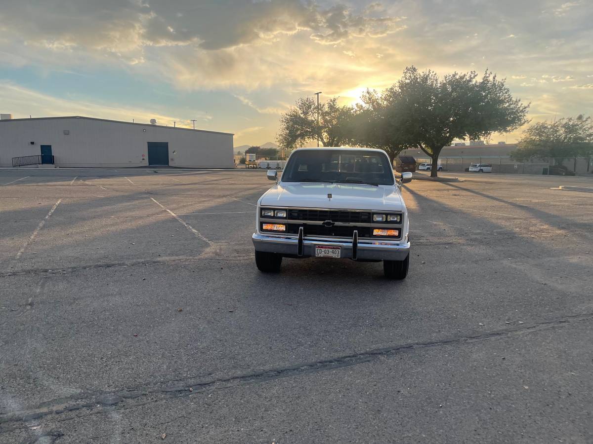 Chevrolet-Cheyenne-1989