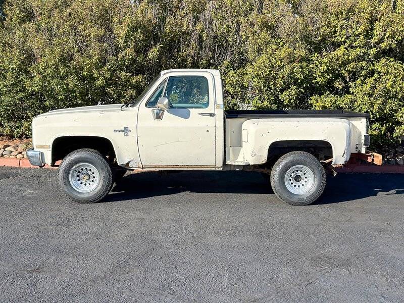 Chevrolet-Ck-10-series-k10-silverado-1985-7