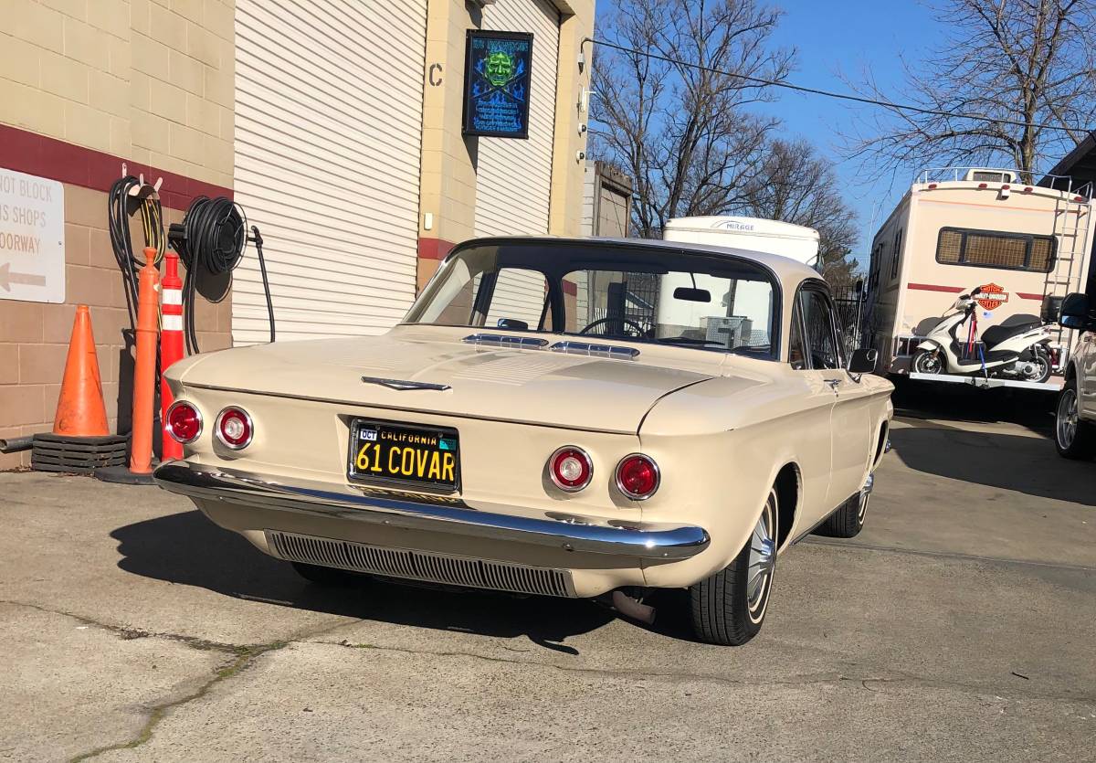 Chevrolet-Corvair-1961