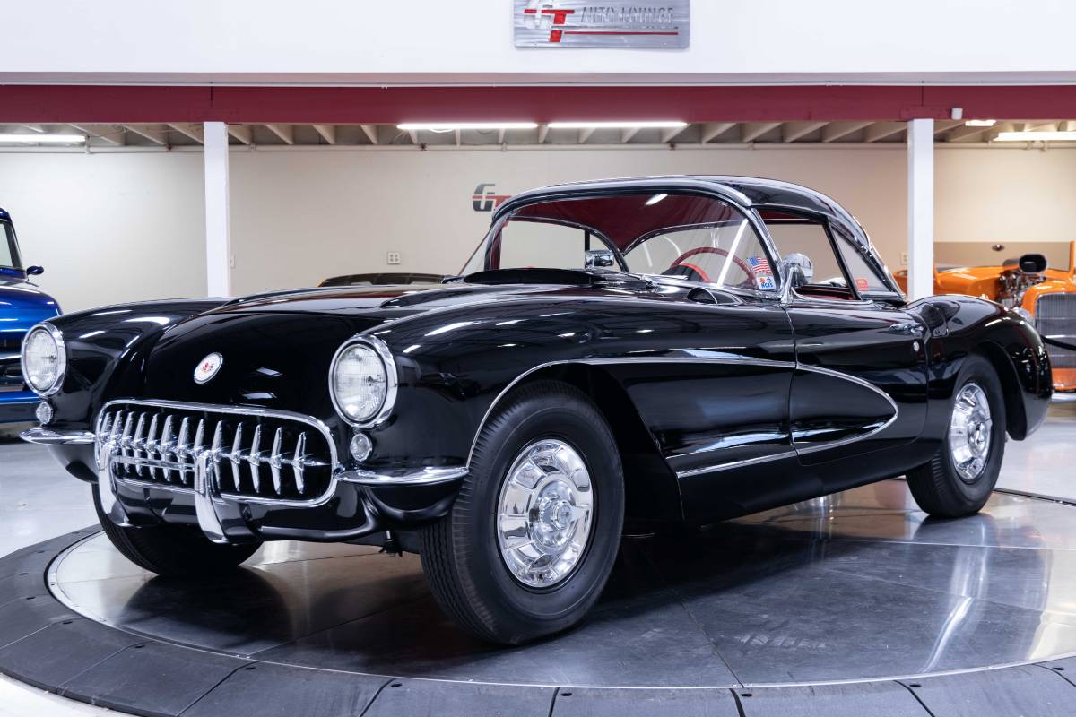 Chevrolet-Corvette-1956-2