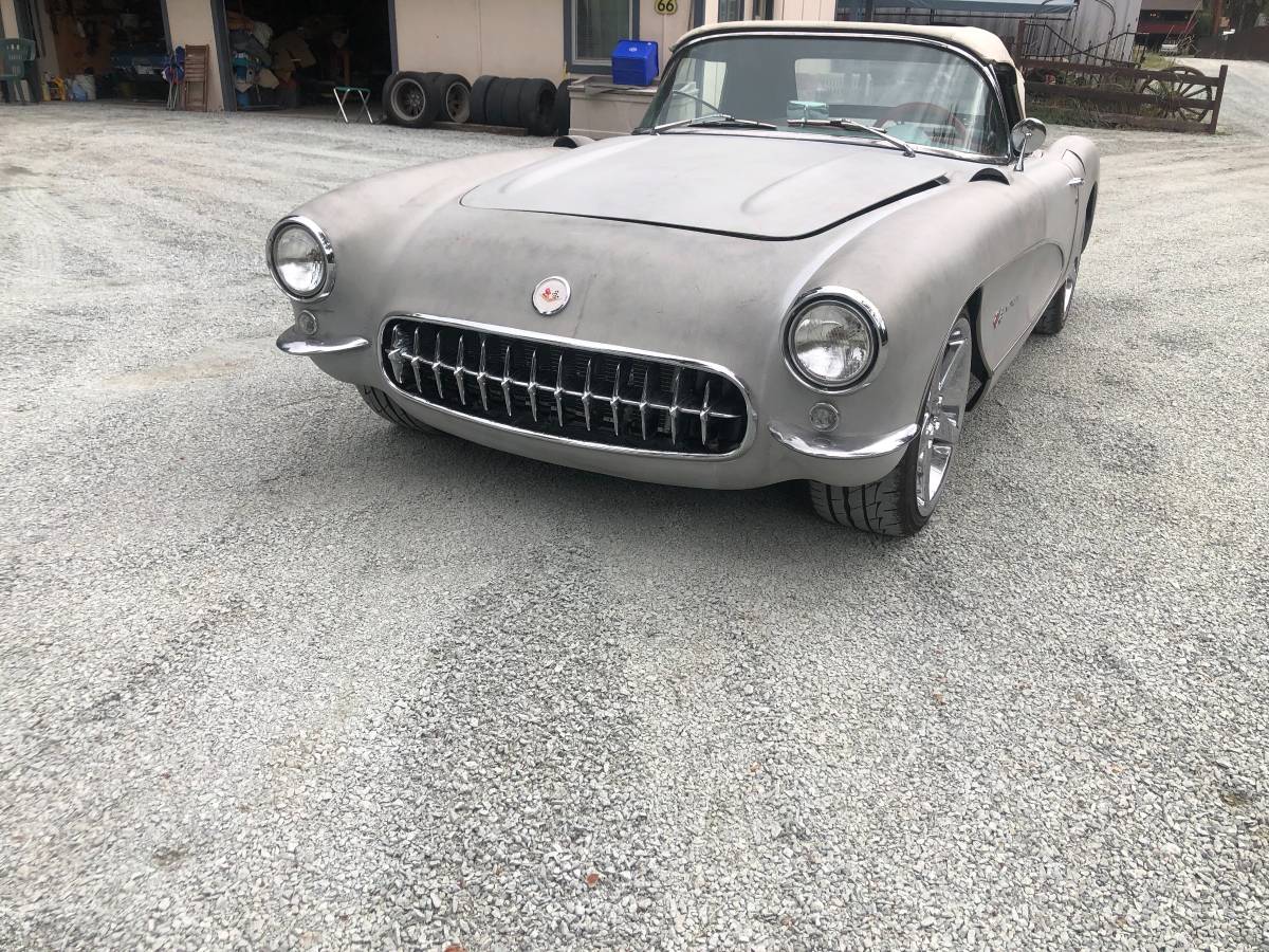 Chevrolet-Corvette-1957-1