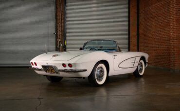 Chevrolet-Corvette-1961-1