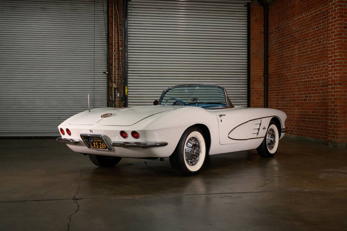 Chevrolet-Corvette-1961-1