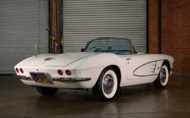 Chevrolet-Corvette-1961-22